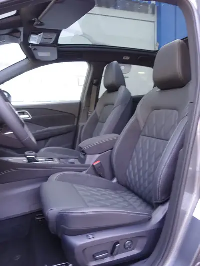Nissan Qashqai 1.3 DIG-T MHEV Tekna+ — Hybride léger, 4x4 polyvalent, 10 km — Miniature 10