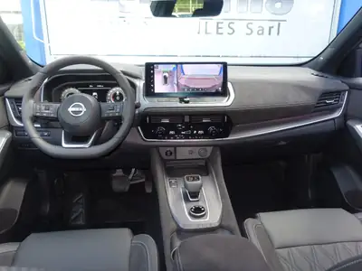 Nissan Qashqai 1.3 DIG-T MHEV Tekna+ — Hybride léger, 4x4 polyvalent, 10 km — Miniature 15