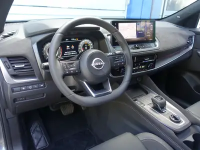 Nissan Qashqai 1.3 DIG-T MHEV Tekna+ — Hybride léger, 4x4 polyvalent, 10 km — Miniature 14