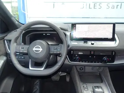 Nissan Qashqai 1.3 DIG-T MHEV Tekna+ — Hybride léger, 4x4 polyvalent, 10 km — Miniature 17