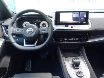 Nissan Qashqai 1.3 DIG-T MHEV Tekna+ — Hybride léger, 4x4 polyvalent, 10 km — Miniature 20