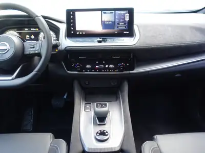 Nissan Qashqai 1.3 DIG-T MHEV Tekna+ — Hybride léger, 4x4 polyvalent, 10 km — Miniature 21