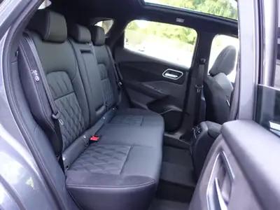 Nissan Qashqai 1.3 DIG-T MHEV Tekna+ — Hybride léger, 4x4 polyvalent, 10 km — Miniature 24