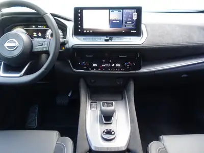 Nissan Qashqai 1.3 DIG-T MHEV Tekna+ — Hybride léger, 4x4 polyvalent, 10 km — Miniature 22