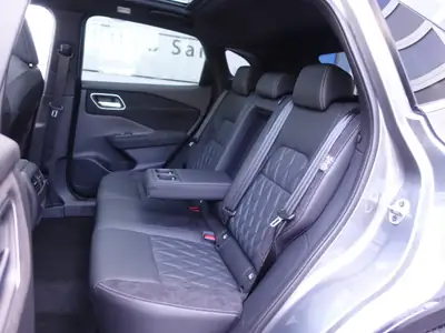 Nissan Qashqai 1.3 DIG-T MHEV Tekna+ — Hybride léger, 4x4 polyvalent, 10 km — Miniature 25