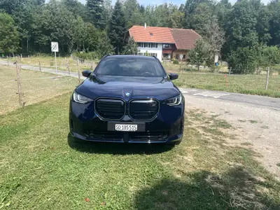 BMW X3 M50 2024 — Performance hybride, 27 000 km seulement — Seitenansicht