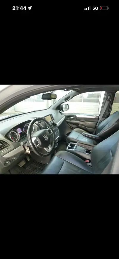 Dodge Grand Caravan 2011 — Monospace 7 places, motorisation robuste 287 ch — vista posteriore