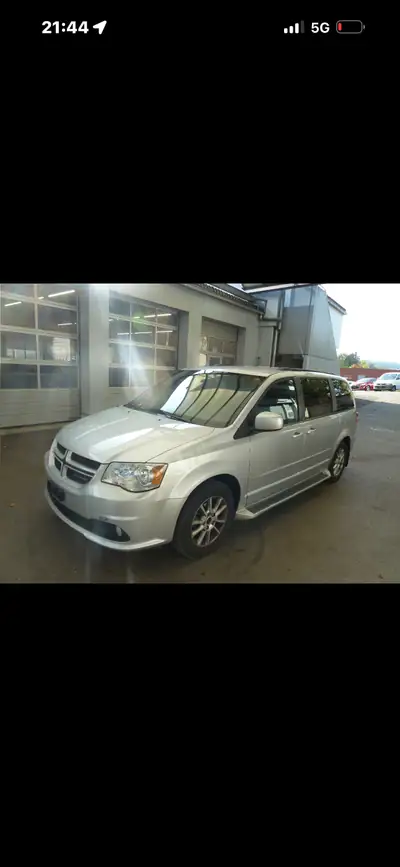 Dodge Grand Caravan 2011 — Monospace 7 places, motorisation robuste 287 ch — interni