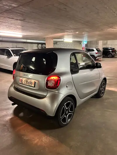 Smart Fortwo 2015 — Citadine compacte économique avec garantie, 119'000 km — Heckansicht