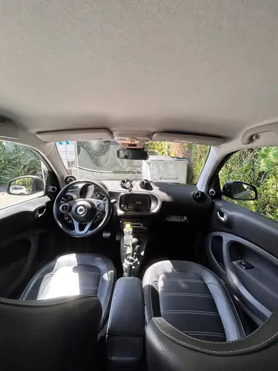 Smart Fortwo 2015 — Citadine compacte économique avec garantie, 119'000 km — Armaturenbrett