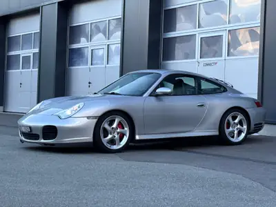 Porsche 911 Carrera 4S — Légendaire coupé sport, moteur révisionné, garantie jusqu'en 2027 — vista esterna