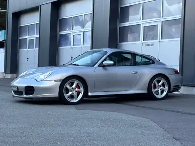Porsche 911 Carrera 4S — Légendaire coupé sport, moteur révisionné, garantie jusqu'en 2027 — dettaglio
