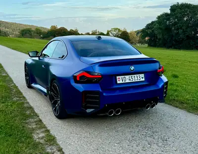BMW M2 2024 — Coupé haute performance, 687 ch et moins de 10'000 km — arrière