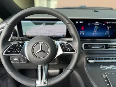 Mercedes-Benz V 300 AMG Avantgarde — Monospace premium diesel, 7500 km seulement — Miniature 8