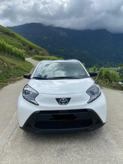 Toyota Aygo X 1.0 VVT-i Trend 2024 — Citadine SUV économe, 30 000 km — Armaturenbrett
