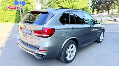 BMW X5 xDrive 40e iPerformance — SUV hybride rechargeable haute performance, 122'000 km — détail