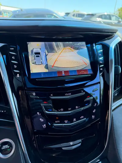 Cadillac Escalade 6.2 ESV Platinum — SUV 7 places prestige, 426 ch, expertise Suisse — Miniature 8