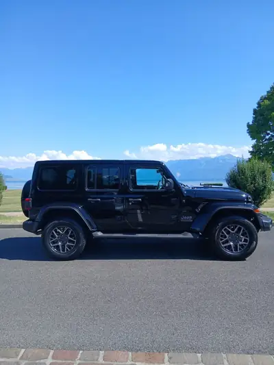 Jeep Wrangler 2.0 Turbo Sahara Unlimited 4xe — Hybride rechargeable, 90'000 km seulement — vue extérieure