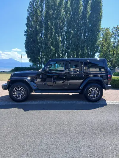 Jeep Wrangler 2.0 Turbo Sahara Unlimited 4xe — Hybride rechargeable, 90'000 km seulement — arrière