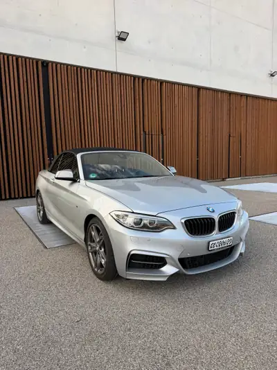 BMW M235i xDrive Cabriolet — Sportivité 326 ch et élégance décapotable — Seitenansicht