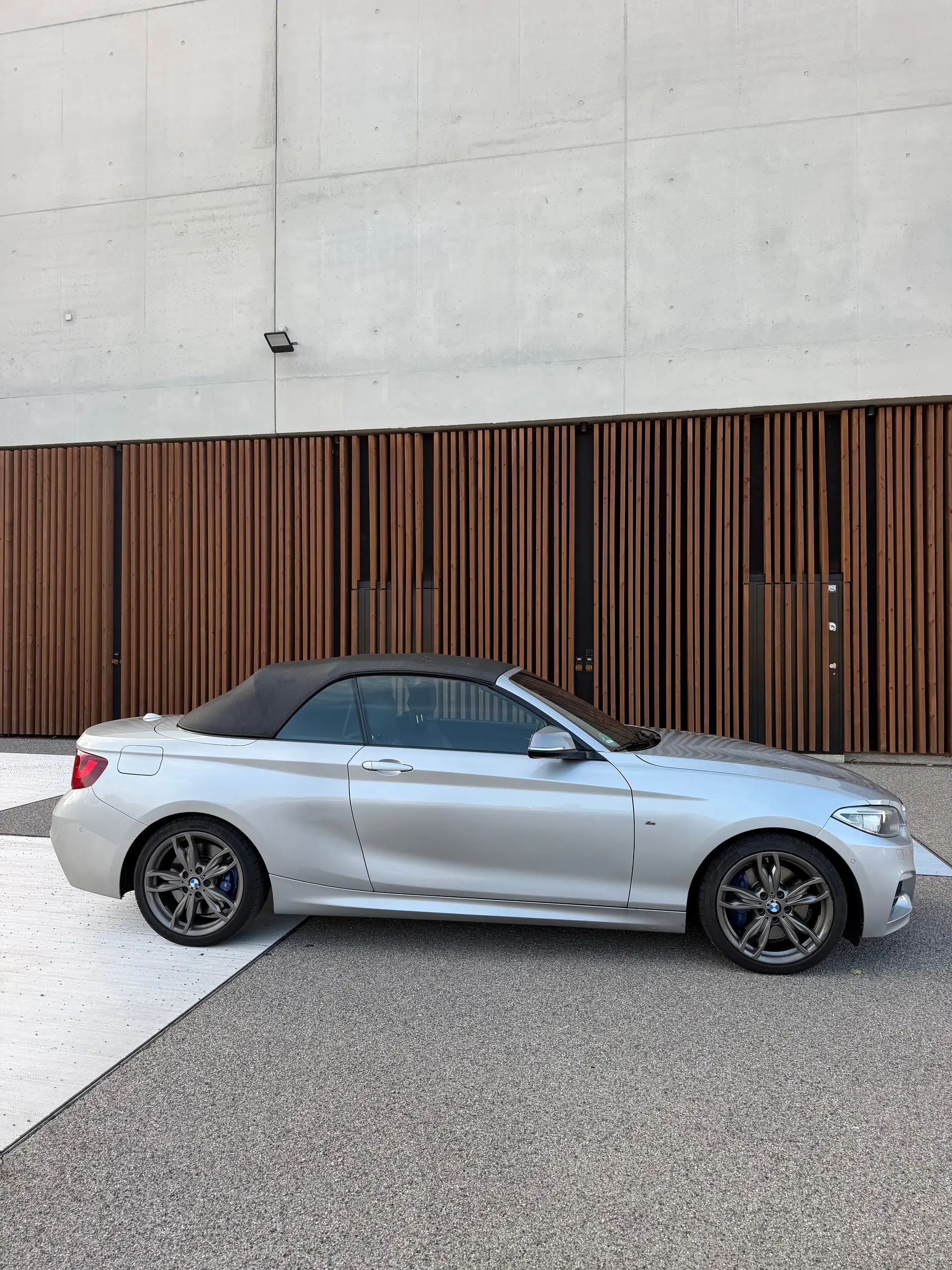 BMW M235i xDrive Cabriolet — Sportivité 326 ch et élégance décapotable
