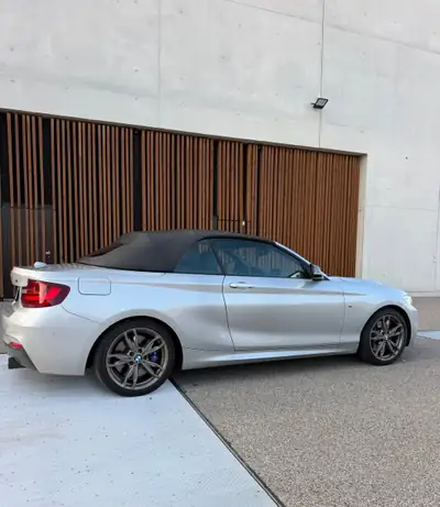 BMW M235i xDrive Cabriolet — Sportivité 326 ch et élégance décapotable — Detail