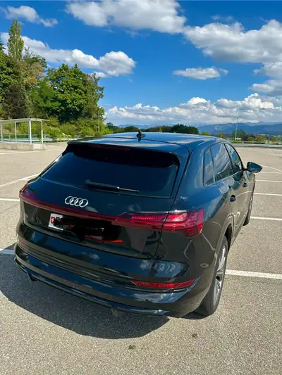 Audi e-tron 50 S Line — SUV électrique premium, 42'000 km, leasing transférable — côté