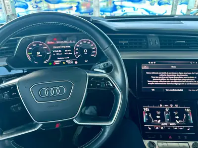 Audi e-tron 50 S Line — SUV électrique premium, 42'000 km, leasing transférable — tableau de bord