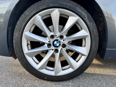 BMW 320i xDrive Touring — Familiale Premium All-Wheel Drive, 140 000 km, Historique complet — Thumbnail 8
