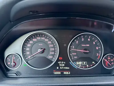 BMW 320i xDrive Touring — Familiale Premium All-Wheel Drive, 140 000 km, Historique complet — Thumbnail 13