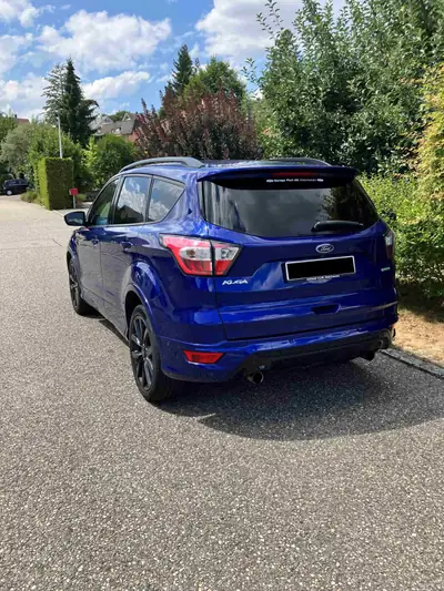 Ford Kuga 2.0 EcoBoost 240 ST-Line — SUV dynamique, moteur performant, 44'000 km — intérieur
