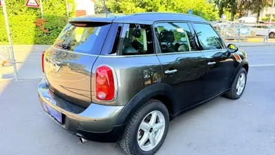 MINI Countryman Cooper FWD — Compacité urbaine et polyvalence sans compromis — détail