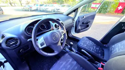 Opel Corsa 1.4 TP Sport Automatic — Citadine fiable, peu kilométrée et économique — Miniature 9