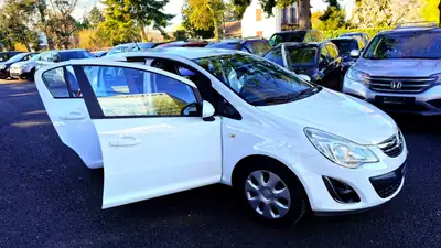 Opel Corsa 1.4 TP Sport Automatic — Citadine fiable, peu kilométrée et économique — Miniature 11