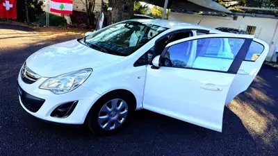 Opel Corsa 1.4 TP Sport Automatic — Citadine fiable, peu kilométrée et économique — Miniature 12