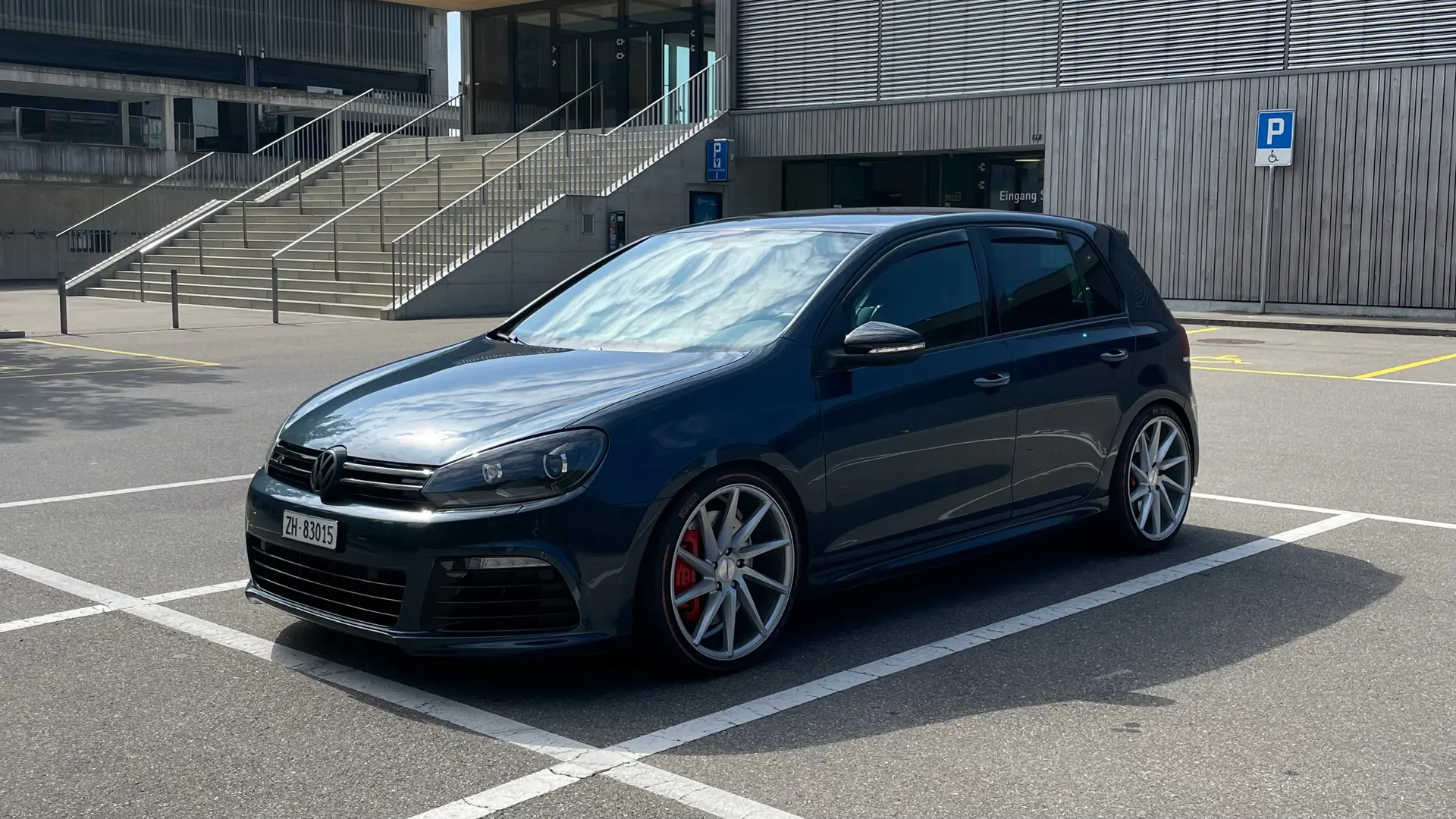 VW Golf 2.0 TSI R 4motion — Performance tuning, 270 ch et transmission intégrale — vue extérieure