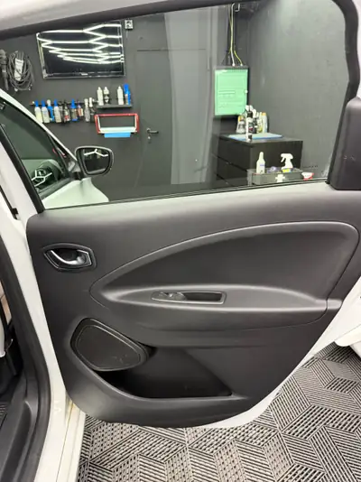 Renault Zoé Intens R135 — Électrique performante, batterie incluse, quasi neuve — Miniature 12