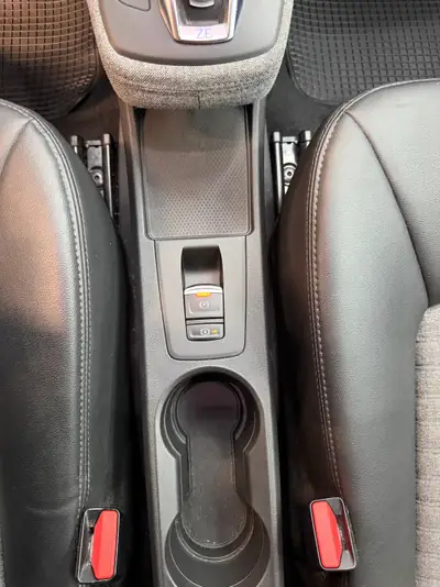 Renault Zoé Intens R135 — Électrique performante, batterie incluse, quasi neuve — Miniature 16