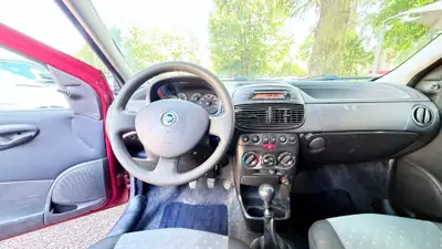Fiat Punto 1.2 Active — Citadine fiable, entretien économique, sans sinistre — Miniature 8