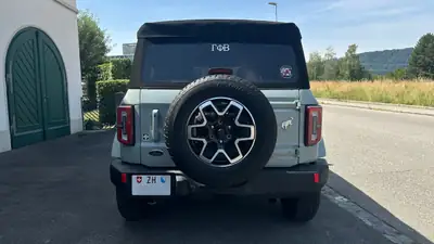 Ford Bronco Outer Banks 4-Door Soft Top 2024 — Le SUV polyvalent avec toit décapoté — intérieur