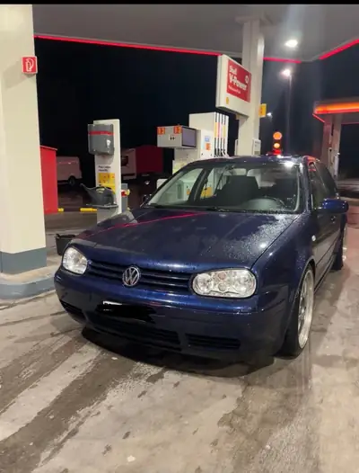 VW Golf 1.8 20V Turbo 150 GTI — Compacte sportive culte, 240 000 km — vista posteriore