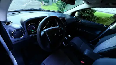Dodge Caliber 2.0 — Compacte polyvalente, moteur fiable 156 ch, sans sinistre — Miniature 11