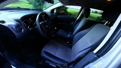 Dodge Caliber 2.0 — Compacte polyvalente, moteur fiable 156 ch, sans sinistre — Miniature 10