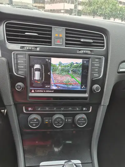 VW T-Roc 2.0 TSI Sport DSG 4Motion — SUV compact dynamique, 4x4 intégral et garantie 12 mois — Miniatura 18