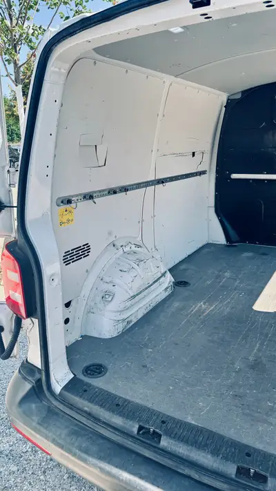 VW T6 2.0 TDI 102 Entry — Utilitaire robuste, seulement 87'000 km — Detail