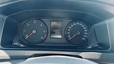 VW T6 2.0 TDI 102 Entry — Utilitaire robuste, seulement 87'000 km — Miniatur 11