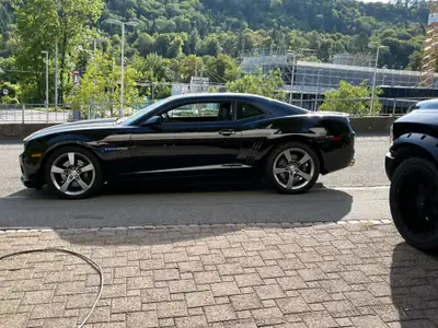 Chevrolet Camaro SS 6.2 V8 — Muscle car américain mythique, 405 ch de pure puissance — vista esterna