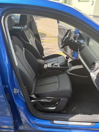 Audi Q2 1.4 TFSI Sport — SUV urbain dynamique, sans accident, révisions à jour — Miniatura 7