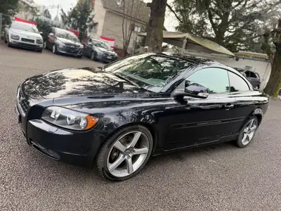 Volvo C70 2.4i Summum — Cabriolet élégant, moteur atmosphérique 170 ch — côté