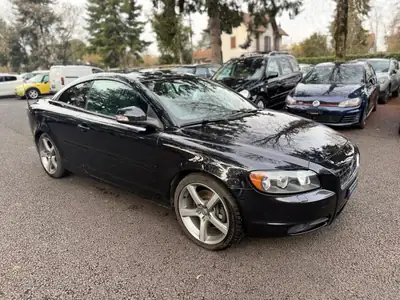 Volvo C70 2.4i Summum — Cabriolet élégant, moteur atmosphérique 170 ch — détail
